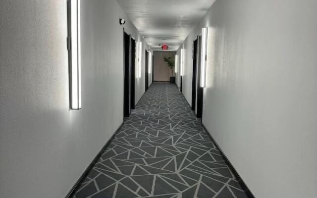 Road House Hotel & RV Park
