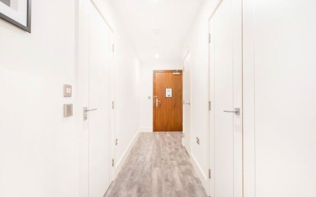 Charming 2BR 2BA Near Tower Bridge