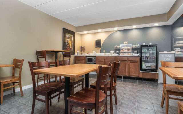 AmericInn by Wyndham Lake City