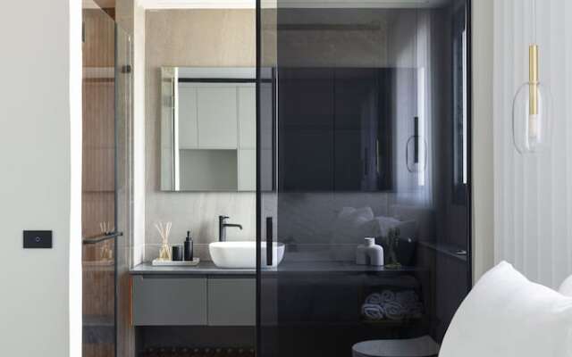 Skyline Serenity by tlv2rent