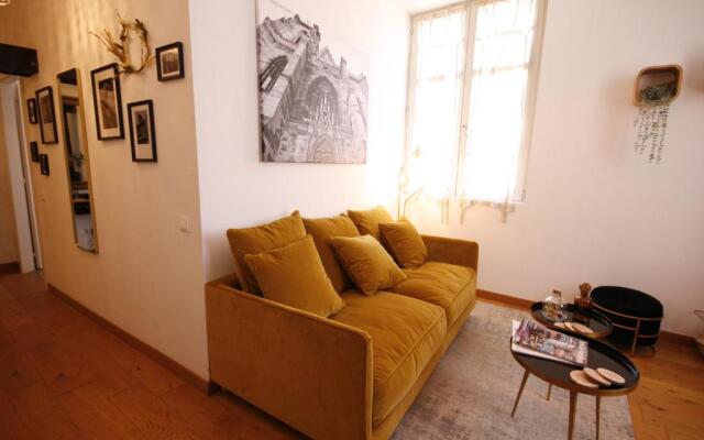 Appartement Place de la Cath' avec parking