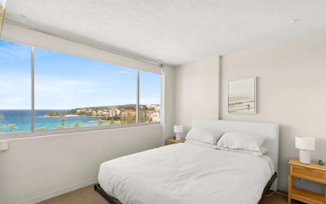 Wake Up to the Ocean: 1-bed With Pool & Views – Guest Rooms – Sydney