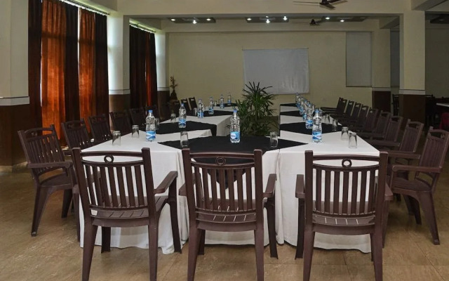 Hotel Falcon Crest by OYO Rooms