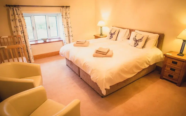 Deerclose West Farmhouse