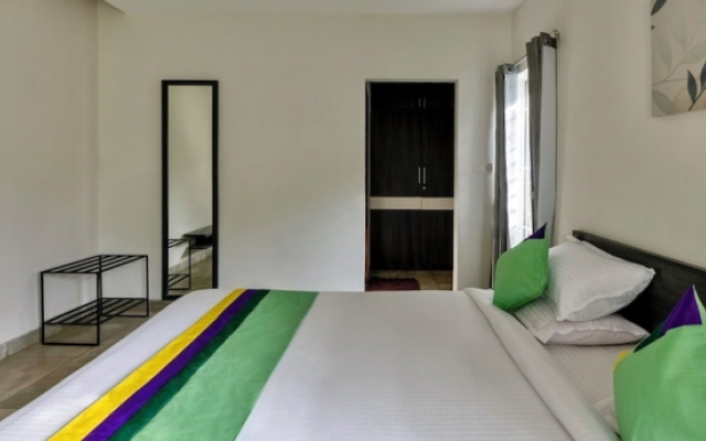 Treebo Trend Midvalley Residence
