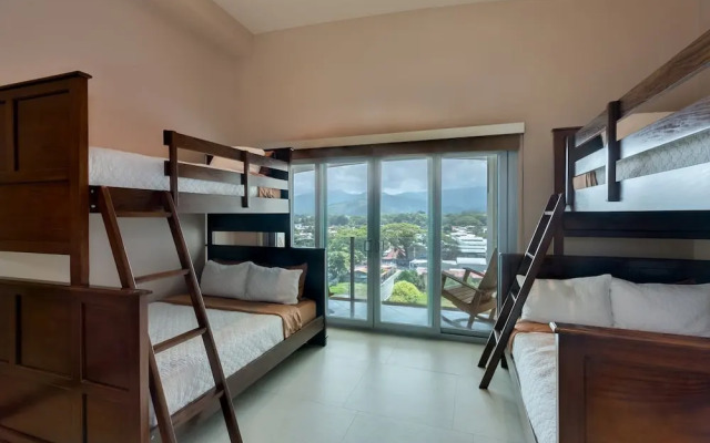 Dds-802n Luxurious Family Friendly Penthouse