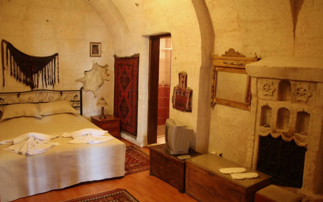 Oriental Cave Suites