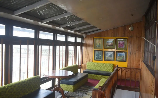 Pineridge Hotel