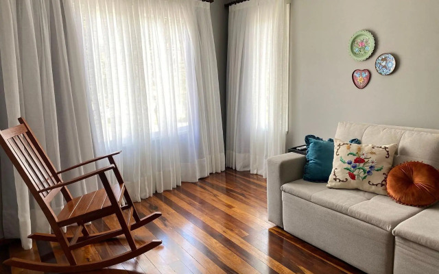 Apto temático Bauernmalerei Centro Pomerode