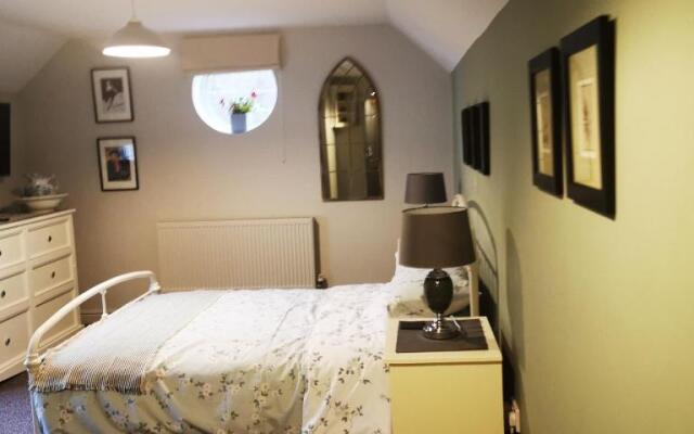 Rooms by the River at Glan Aber