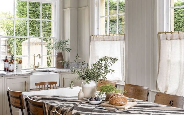 Cotswold House