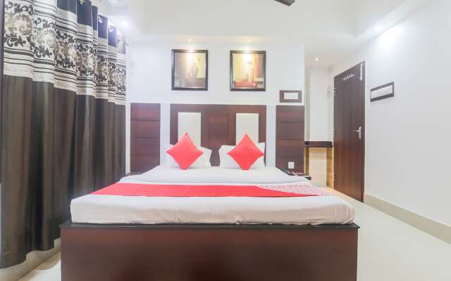 Oyo 23403 Hotel Rashmi