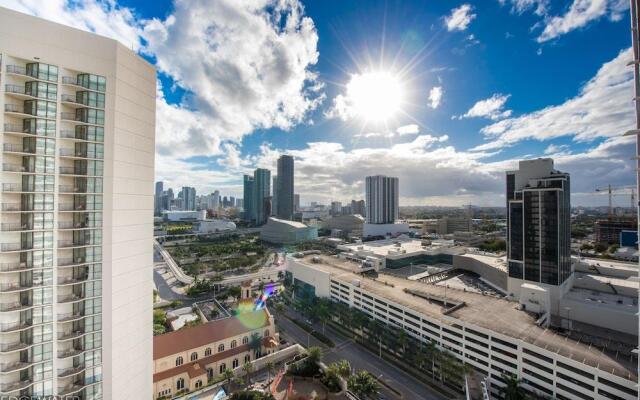 The Grand Condos by Edgewater One IR