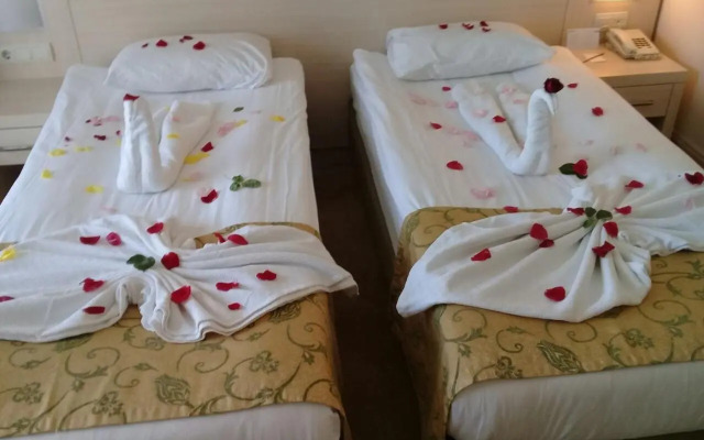 Moms Hotel