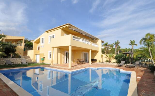 Villa With Views Like the Pool, Sea, Meia Praia