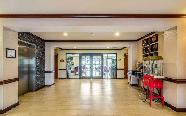 Comfort Inn & Suites Panama City North