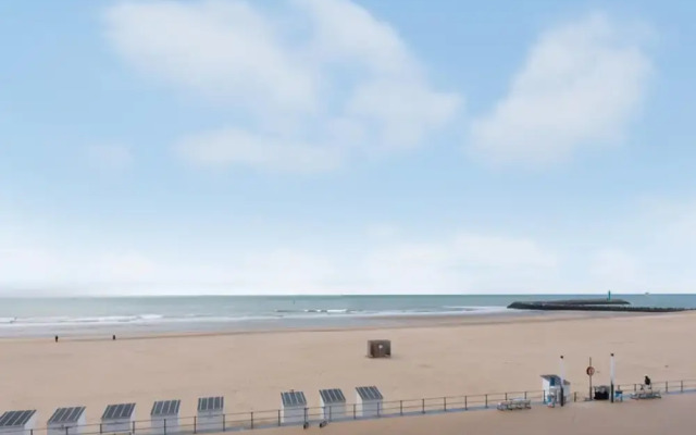 Apartment With Frontal sea View