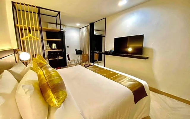 The Gold Living Life