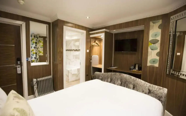 Cheshire Hotel