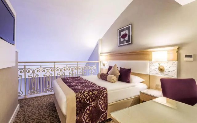 Villa Side Hotel