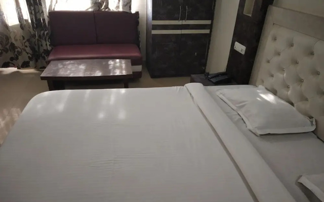 Oyo 24940 Mahadev Inn