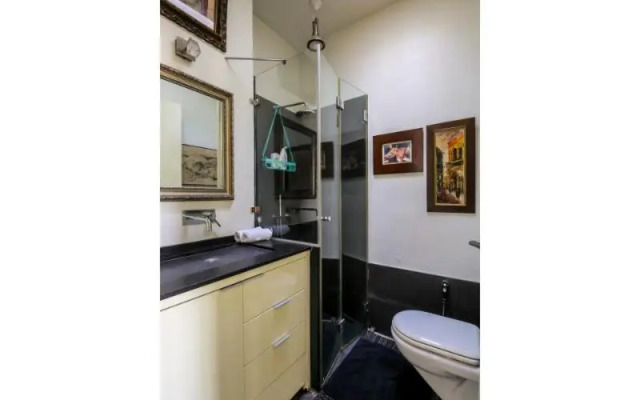 Trumpeldor - 2 Bed Apartment of Art!