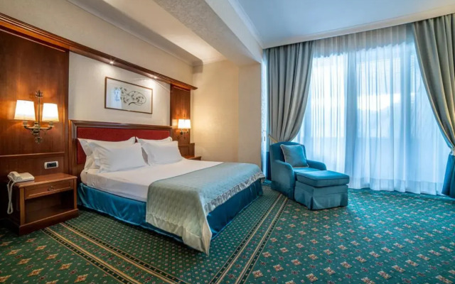Lux Garden Hotel