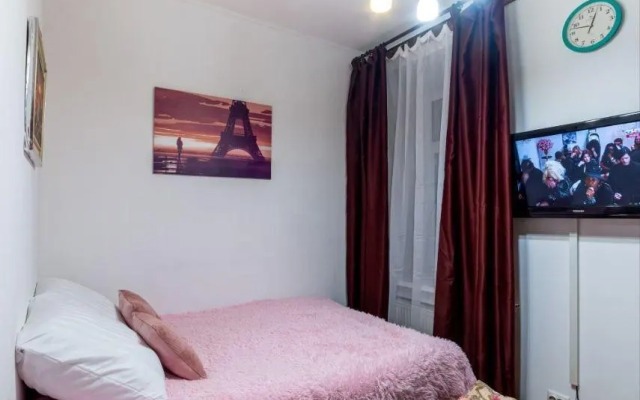 В центре на улице Гороховая 33