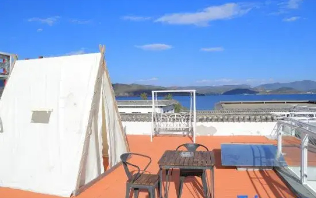 Luxing Time Guesthouse