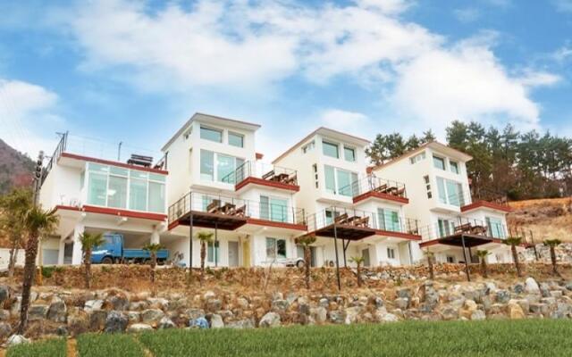 Namhae Nurimaru Pension