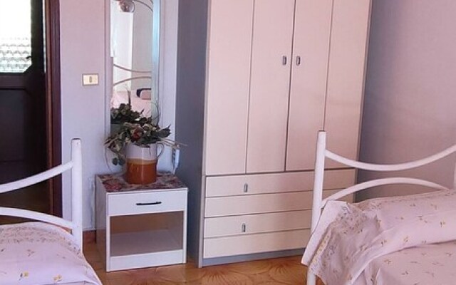 Room in Apartment - La Palma Double Room With Balcony Lapalmarooms