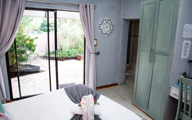 Woodpecker Guesthouse