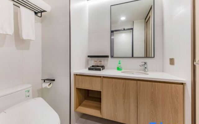 Langhui Executive Apartment (Shenzhen Nanshan Metro Station Raffles Square)