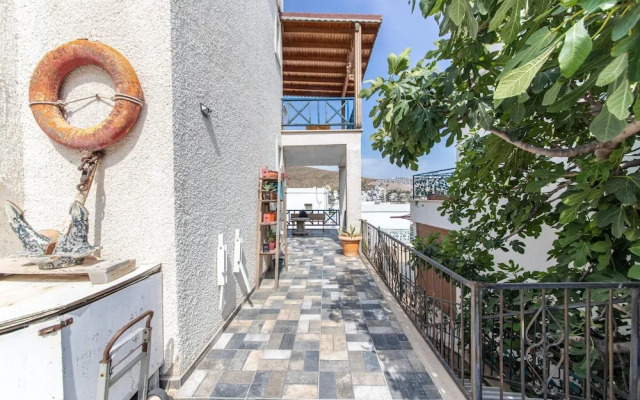 Sea View Cozy House With BBQ and Garden in Bodrum