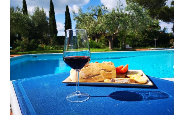 Sunflower apt With Shared Pool Family fun