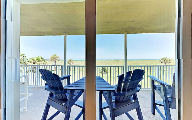 Beachfront Penthouse by RedAwning