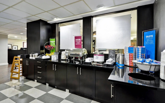 Hampton Inn Cleveland-Westlake