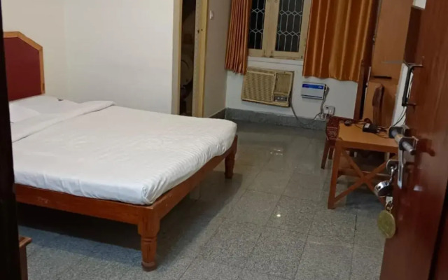Spot On 808263 Hotel Karunadu Mysore