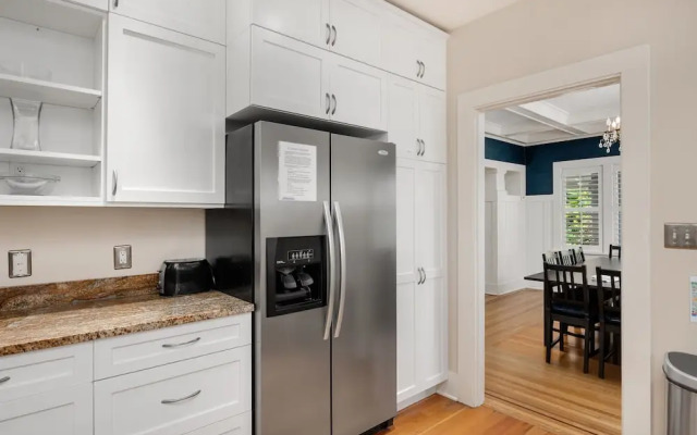 Seattle Vacation Home: Montlake 7 Bedroom