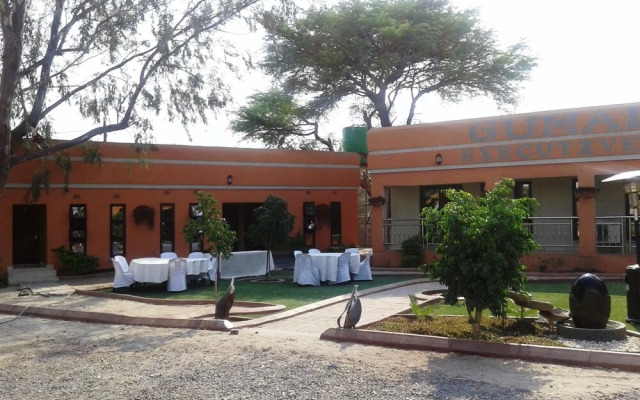 Gumare Executive Lodge
