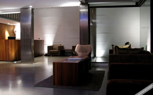 LUXX Langsuan Hotel