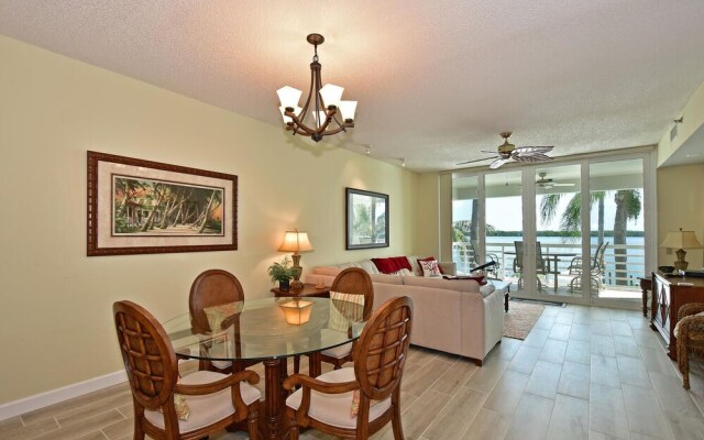 Harbor Villa Club 205