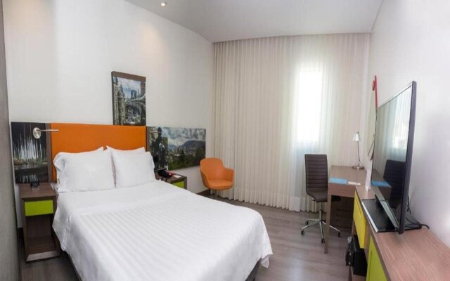 Hampton by Hilton Medellin