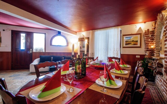 Cozy Holiday Home in Zadar with Swimming Pool