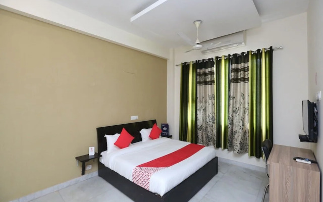 Lakshmi Residency By OYO Rooms