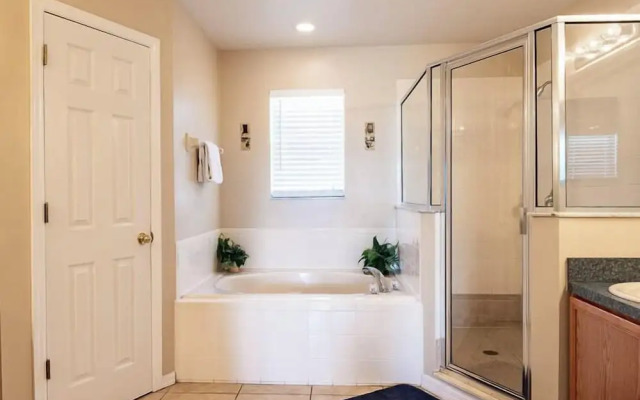 Crescent Lakes Villa