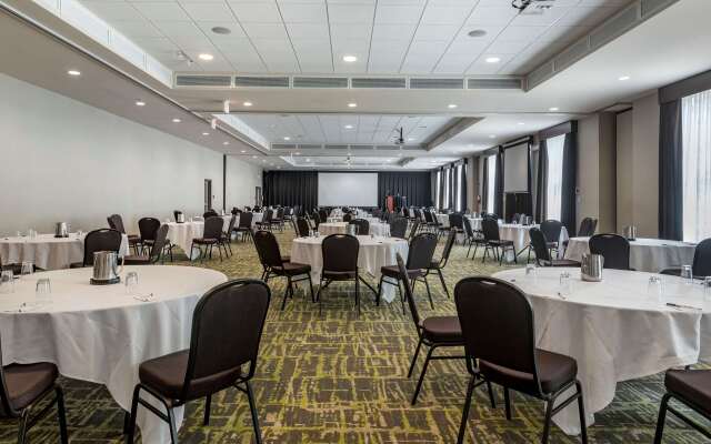 Best Western Plus Dartmouth Hotel & Suites