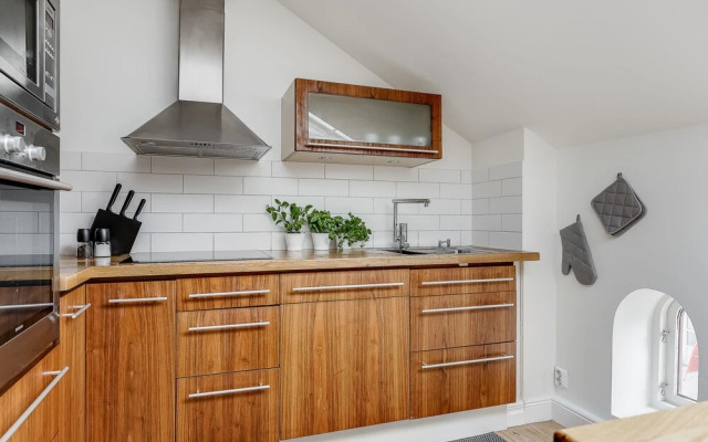 Exclusive City Center 19th Century Apartment