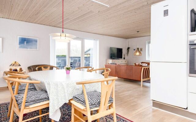 6 Person Holiday Home in Borkop