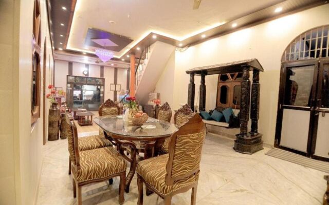 OYO 18641 Hotel Rashmi